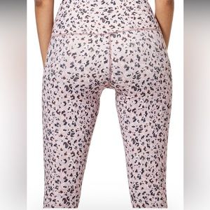 Beautiful DYI leopard leggings